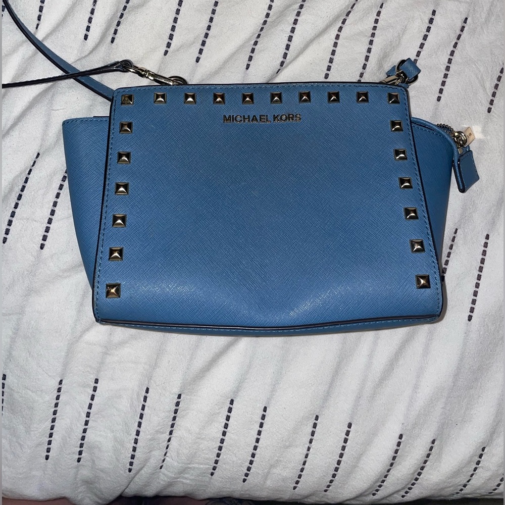 Michael Khors blue cross body purse